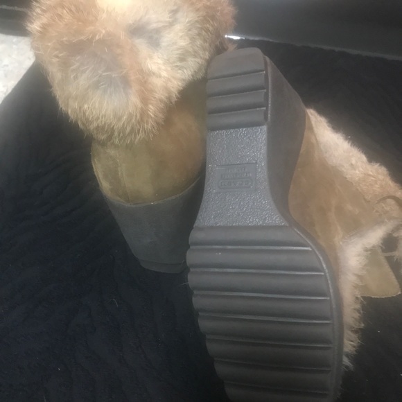 Footwear - Picture 6 of 9